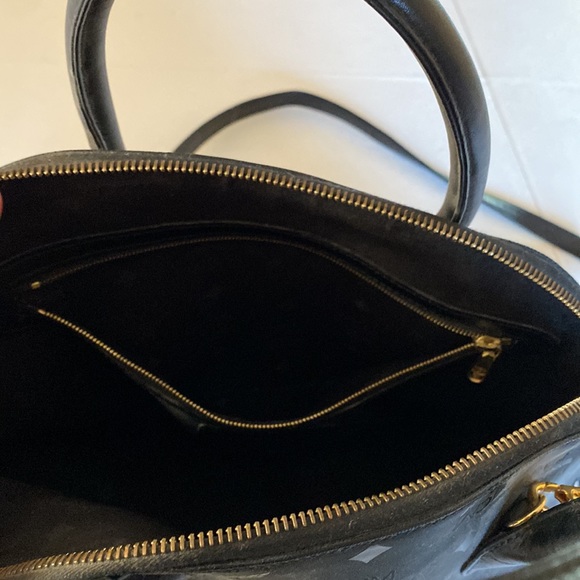 MCM Curved Tote Bag - Picture 4 of 8